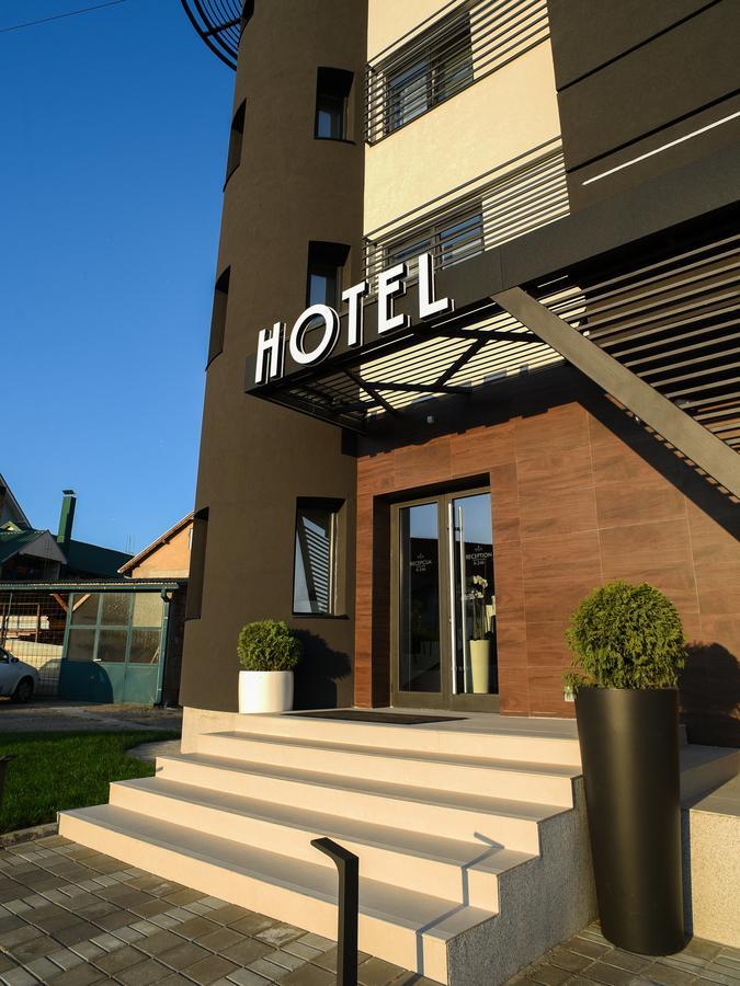 Hotel Ideo Lux Nis Luaran gambar