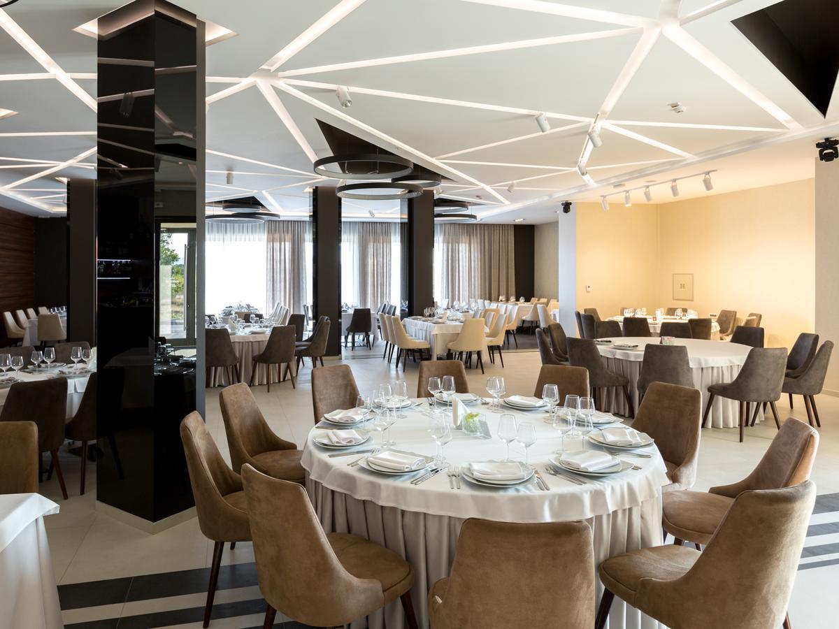 Hotel Ideo Lux Nis Luaran gambar