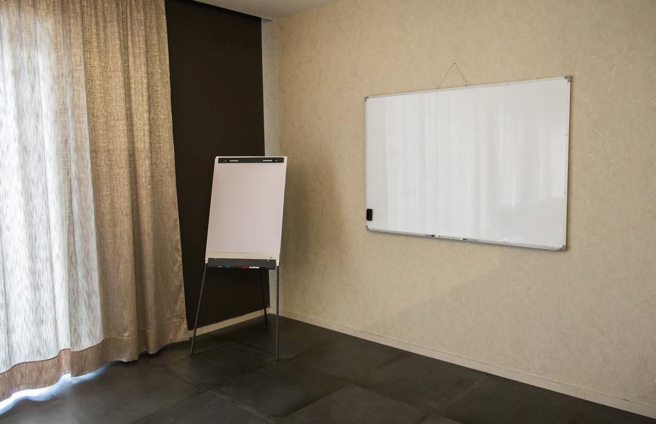 Hotel Ideo Lux Nis Luaran gambar